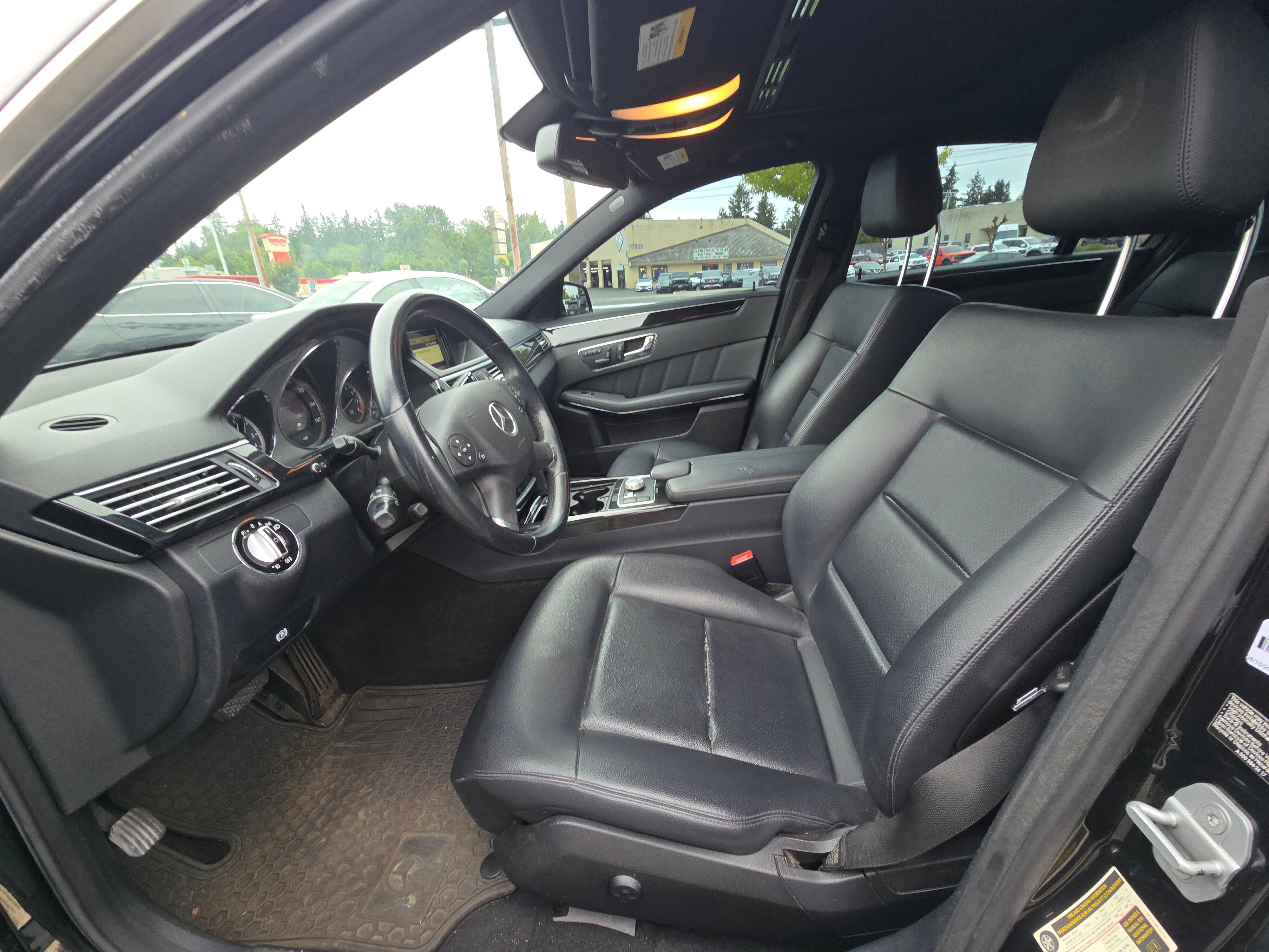 Used 2010 Mercedes-Benz E 350 4MATIC Sedan image 21