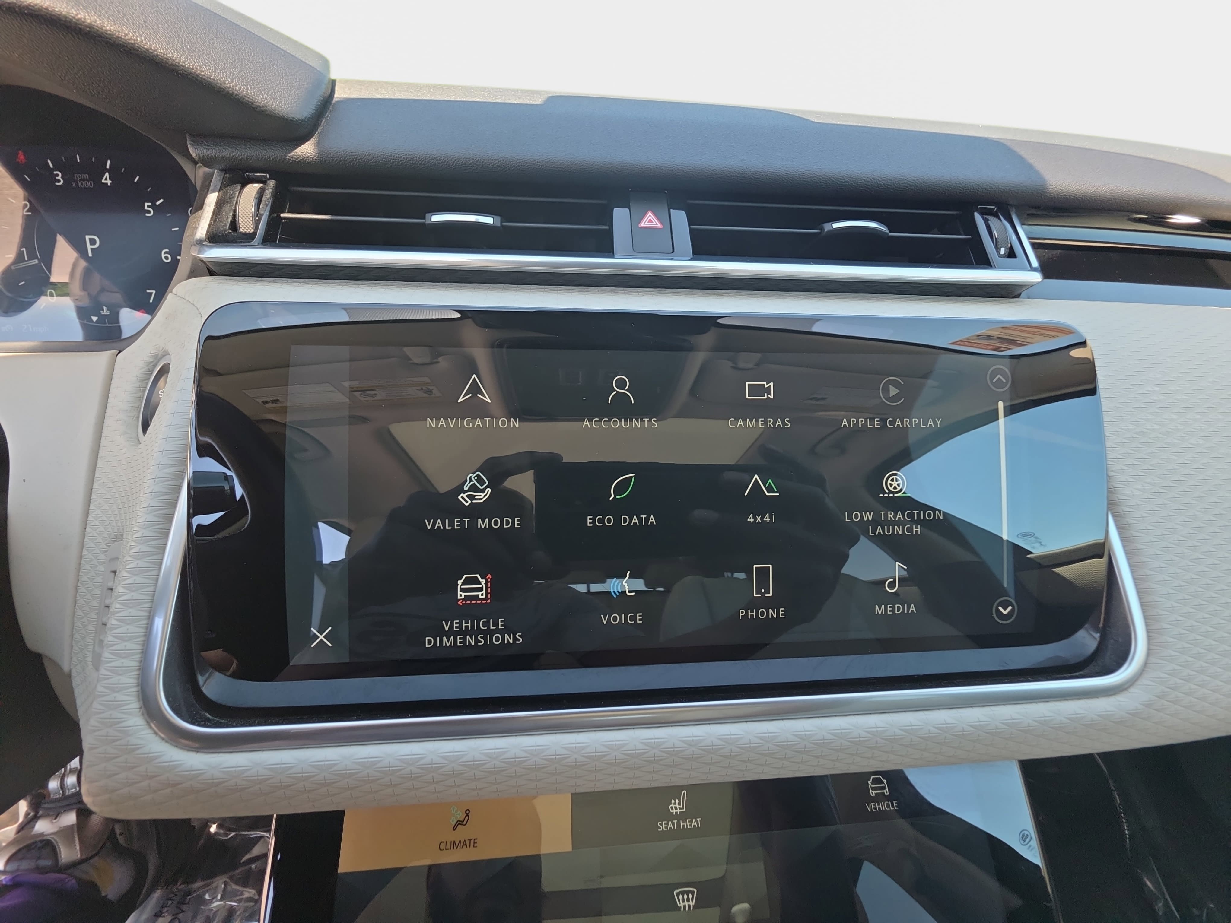 Used 2021 Land Rover Range Rover Velar S AWD/4WD image 22