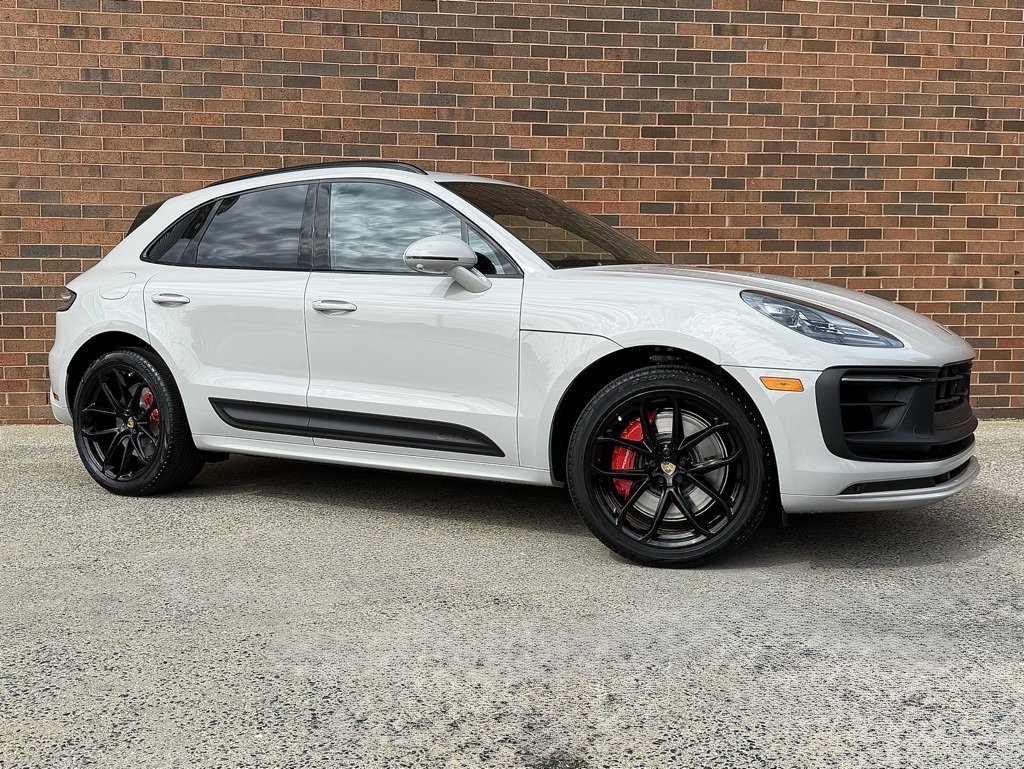 New 2026 Porsche Macan GTS image 9