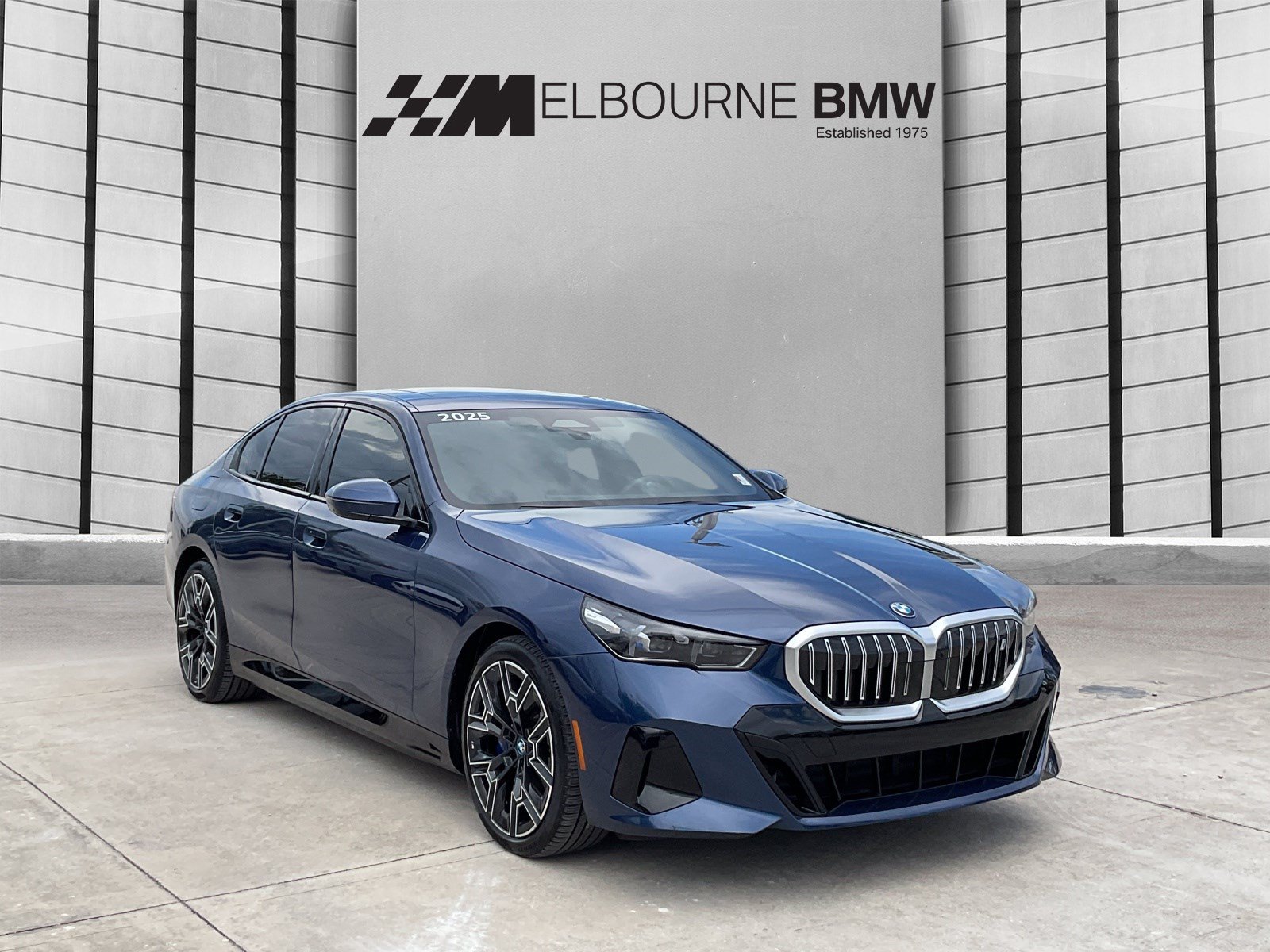 Certified 2025 BMW i5 xDrive40 w/ M Sport Package AWD/4WD image 1