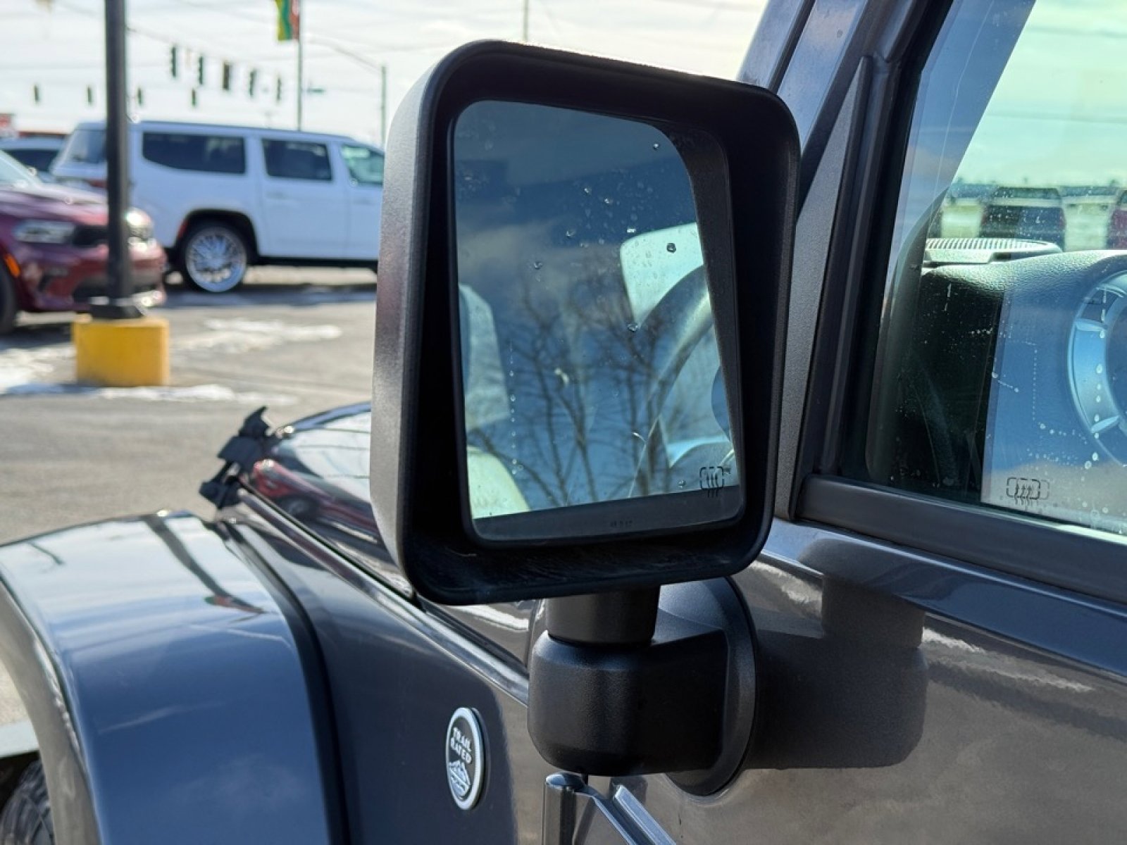 Used 2018 Jeep Wrangler Unlimited Sahara w/ Connectivity Group image 35