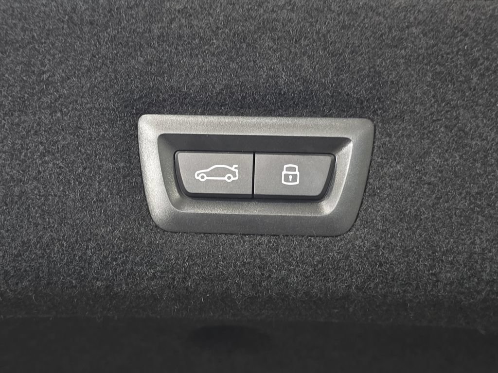 Certified 2023 BMW i7 xDrive60 AWD/4WD image 31