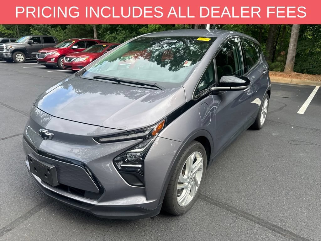 Used 2023 Chevrolet Bolt LT w/ Driver Confidence Package FWD image 3