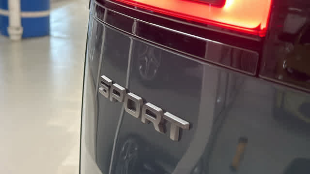 Used 2024 Land Rover Range Rover Sport SE AWD/4WD image 9