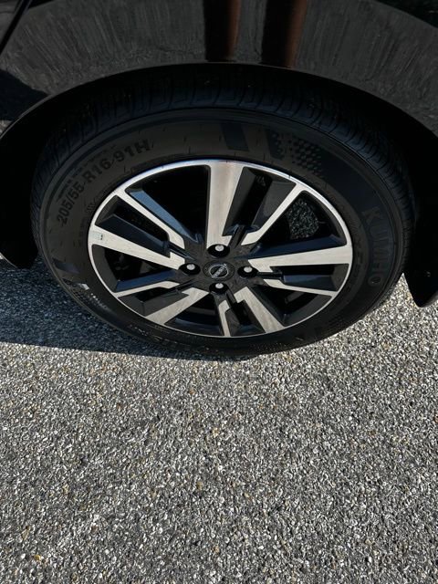 New 2025 Nissan Versa SV w/ Trunk Package image 9