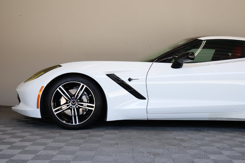 Used 2017 Chevrolet Corvette Stingray Coupe w/ Carbon Flash Badge Package RWD image 8