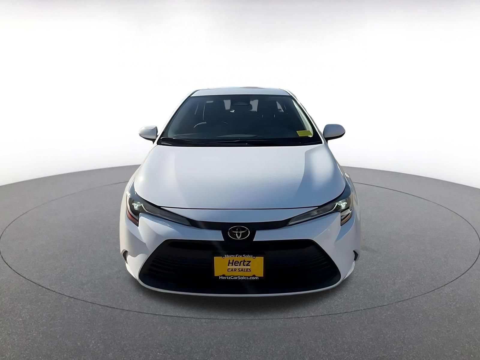 Used 2025 Toyota Corolla LE FWD image 4