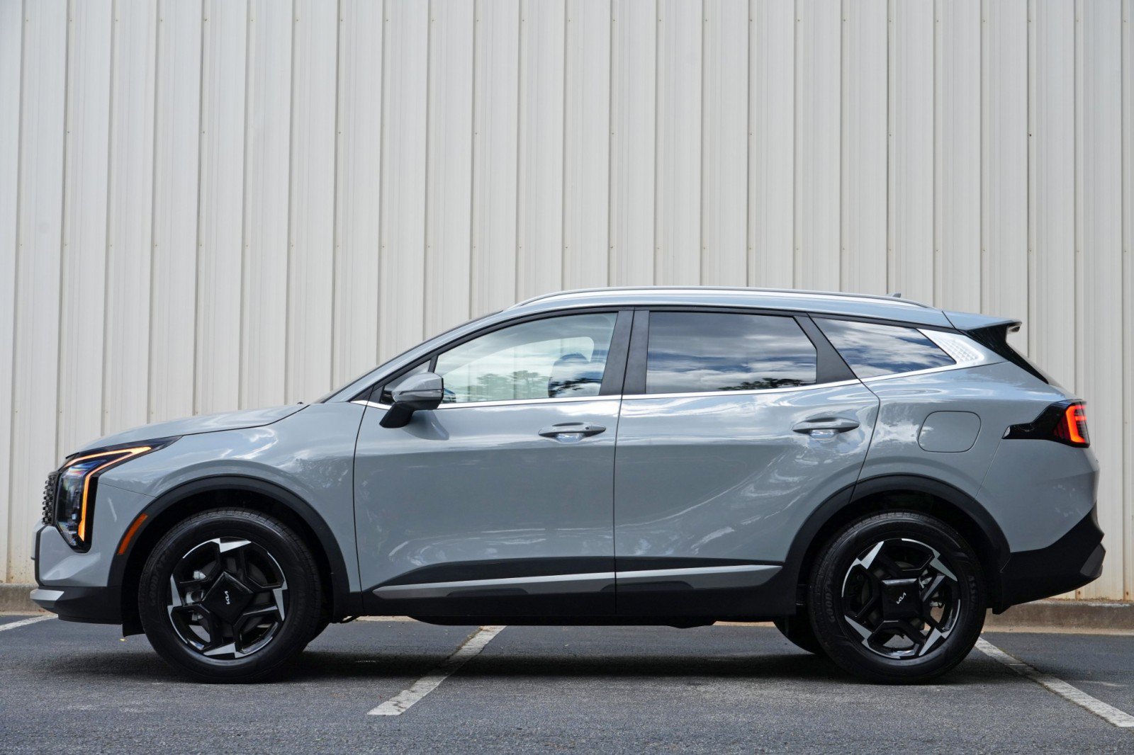 Used 2026 Kia Sportage EX AWD/4WD image 8
