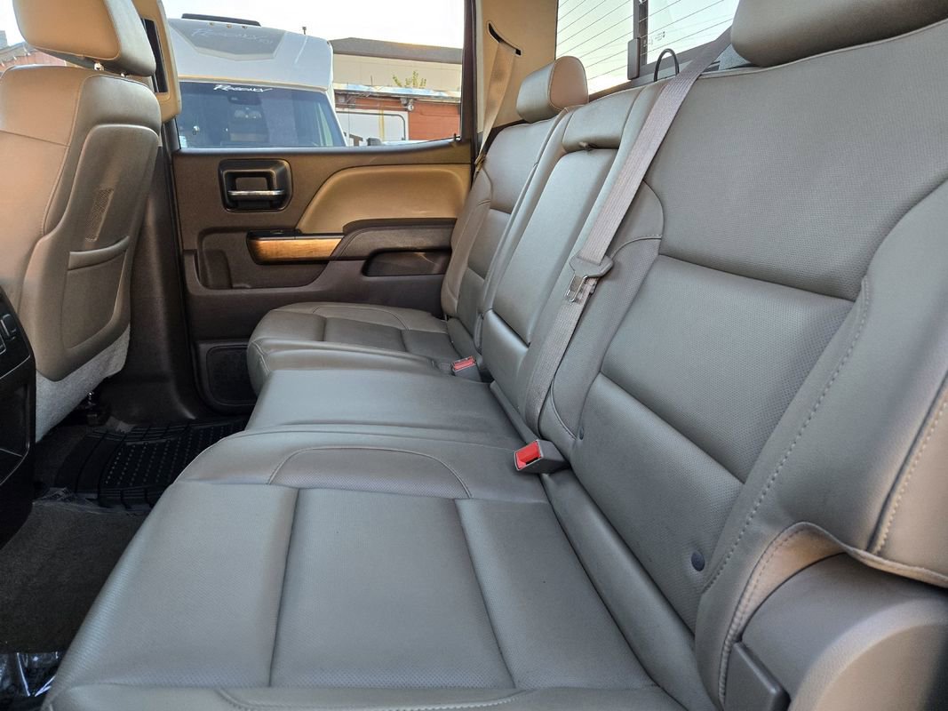 Used 2015 Chevrolet Silverado 2500 LTZ w/ LTZ Plus Package image 18