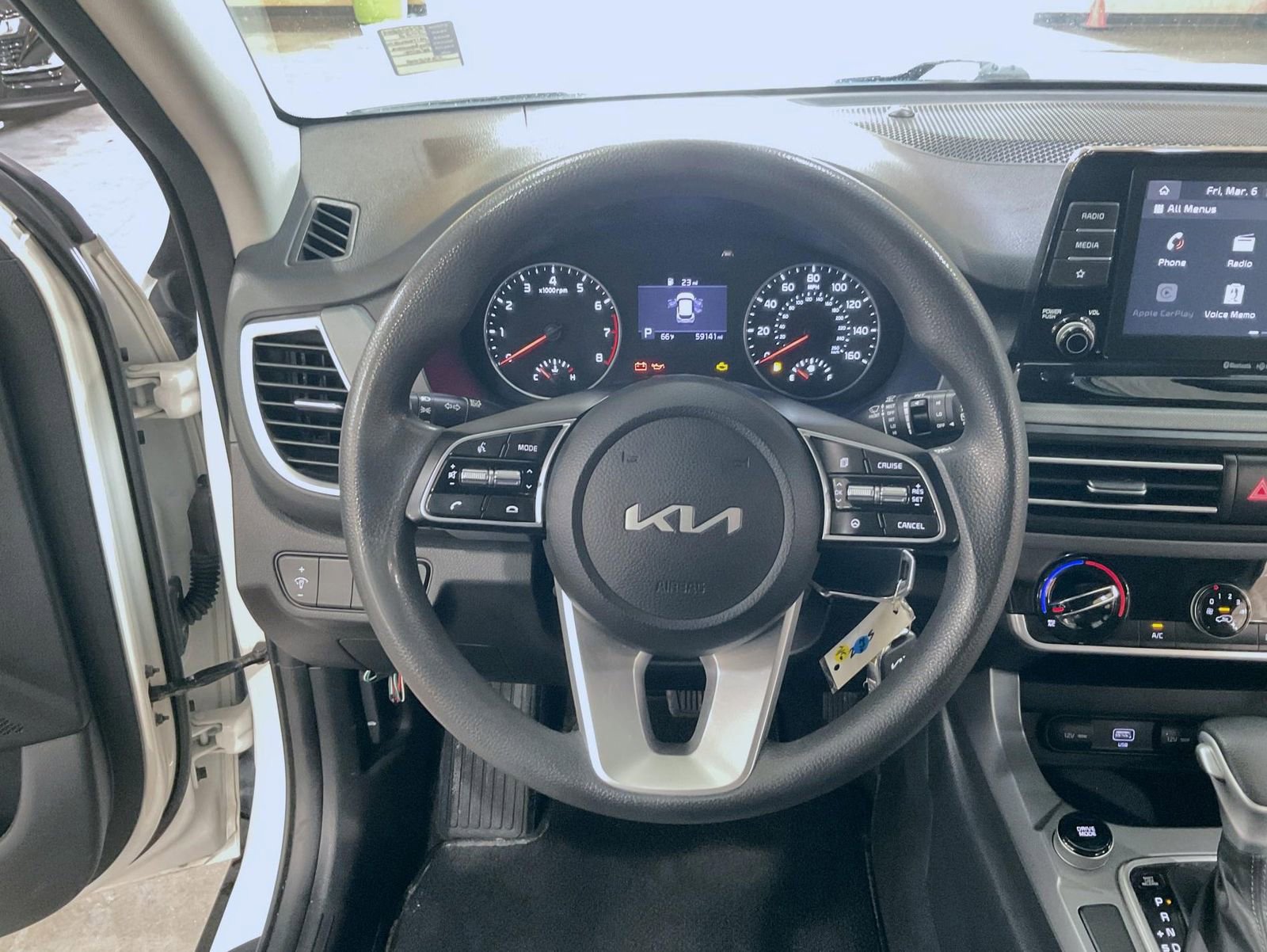 Used 2022 Kia Seltos LX AWD/4WD image 11