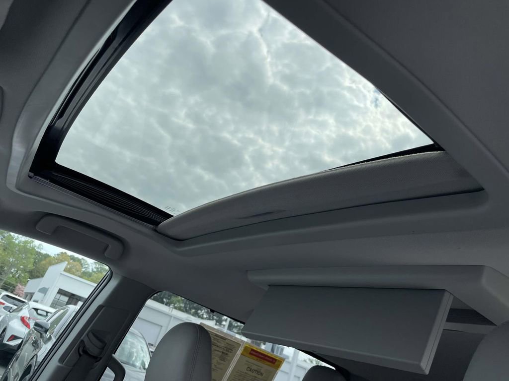 Used 2018 Toyota Sienna XLE Premium image 31