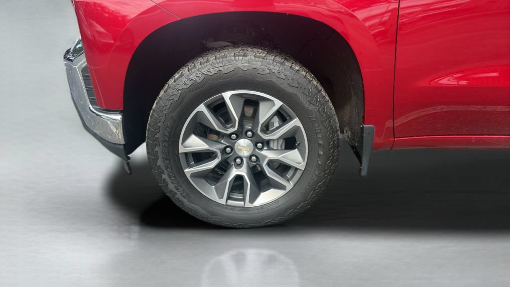 Used 2021 Chevrolet Silverado 1500 LT AWD/4WD image 24