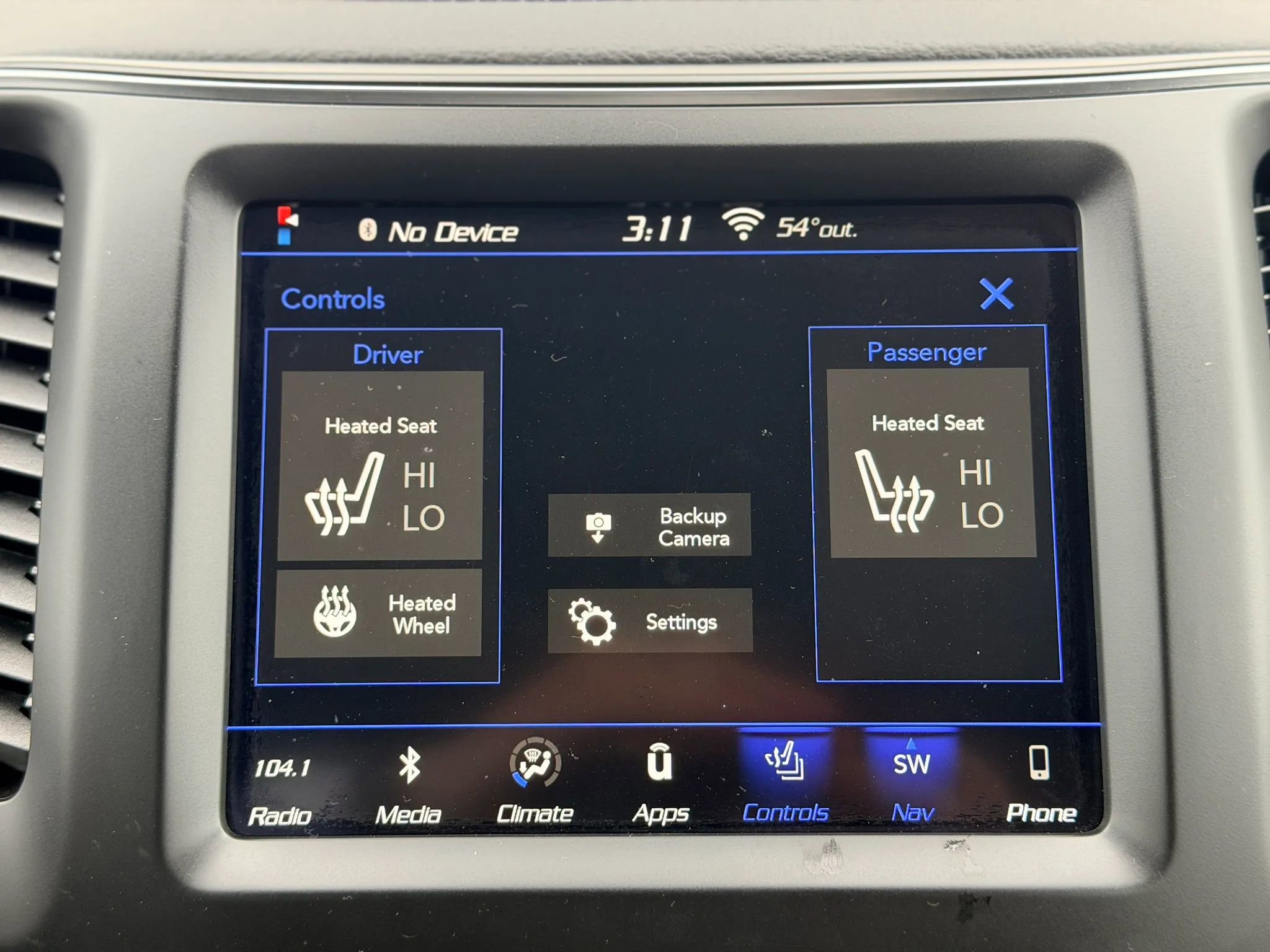 Used 2019 Jeep Cherokee Latitude Plus w/ Cold Weather Group AWD/4WD image 26