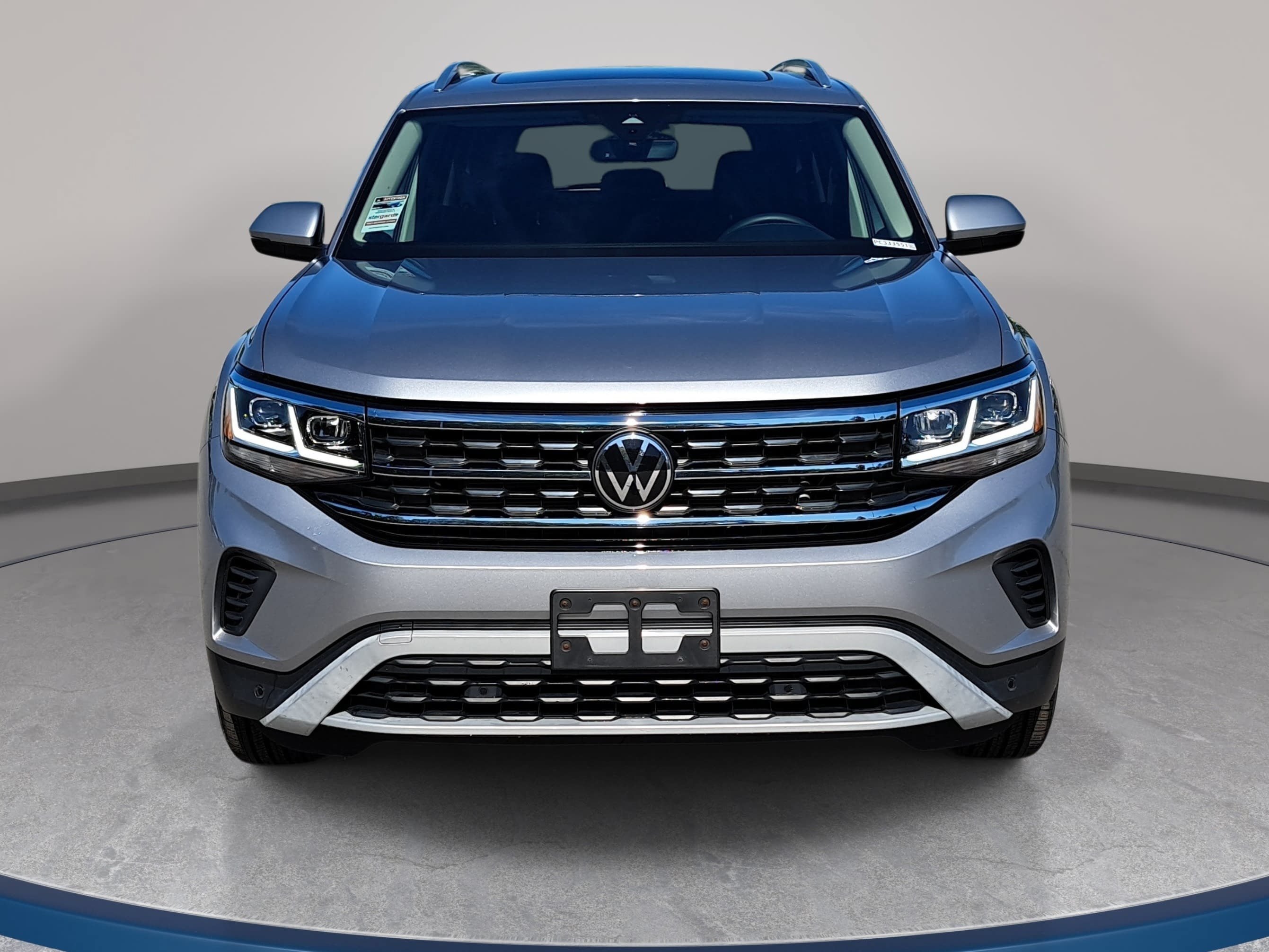Used 2023 Volkswagen Atlas SEL AWD/4WD image 2