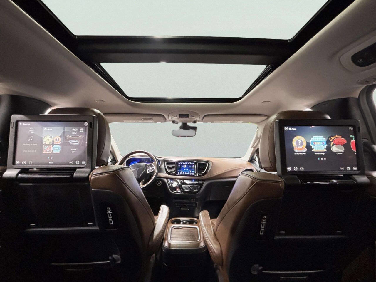 Used 2017 Chrysler Pacifica Limited image 42