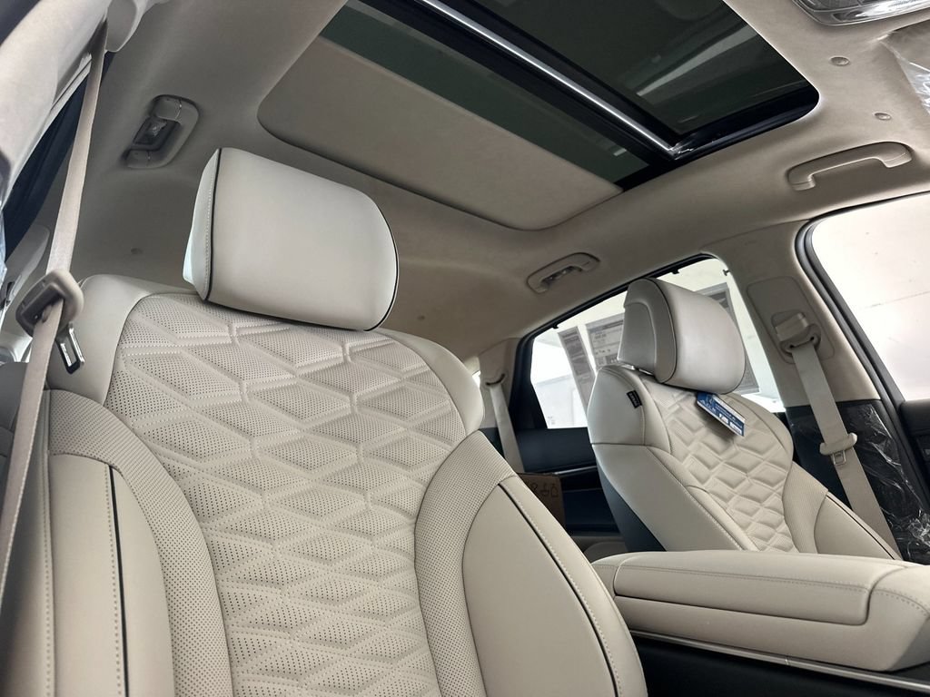 New 2026 Genesis GV80 3.5T e-SC AWD/4WD image 17