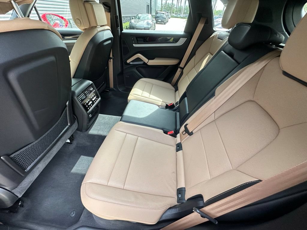 Certified 2025 Porsche Cayenne S AWD/4WD image 42