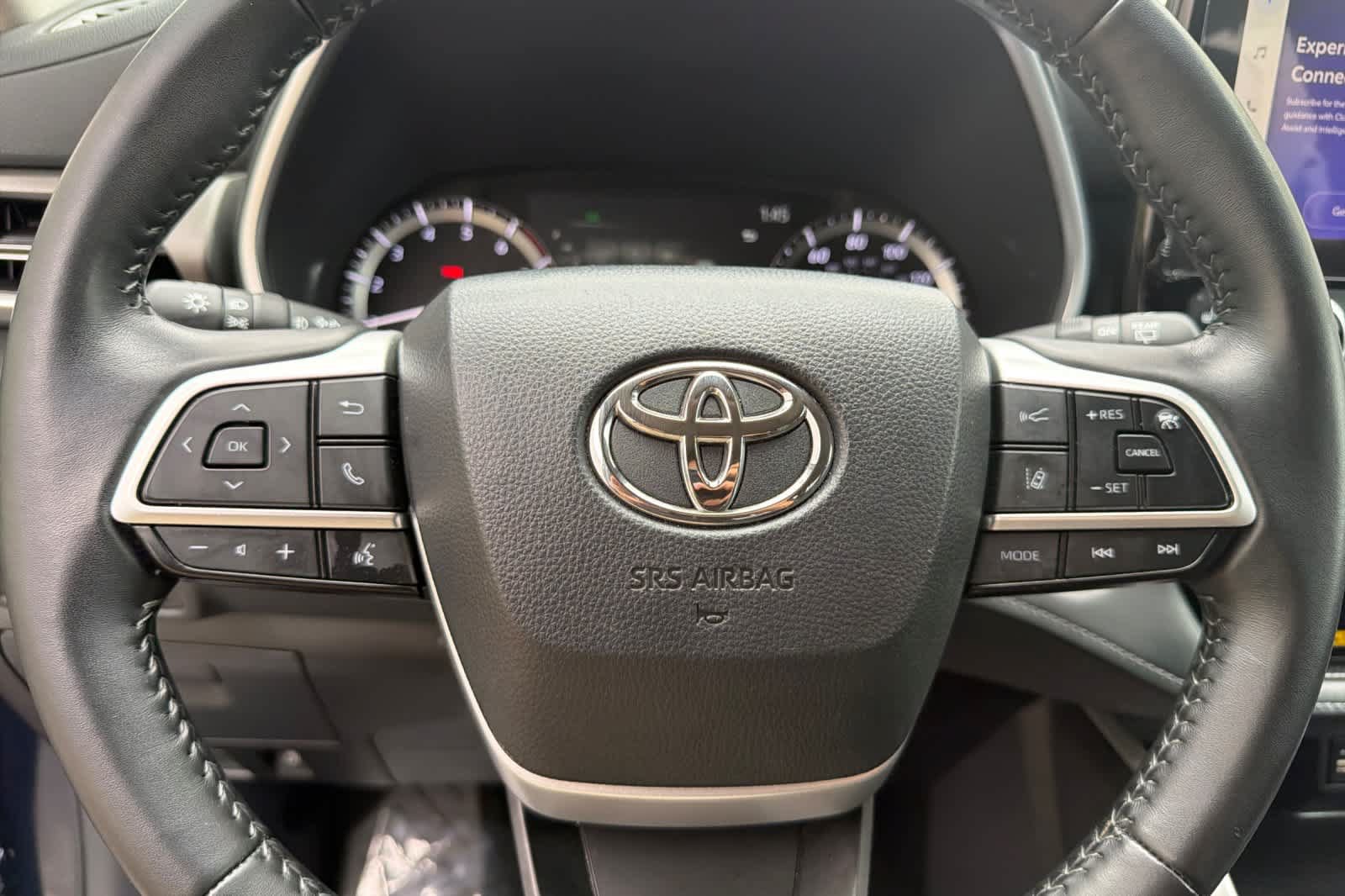 Used 2024 Toyota Highlander XLE AWD/4WD image 25