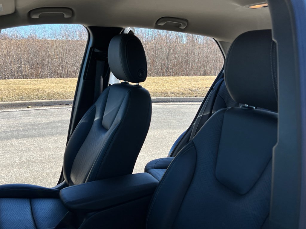 Used 2023 Buick Encore GX Essence w/ Advanced Technology Package image 17