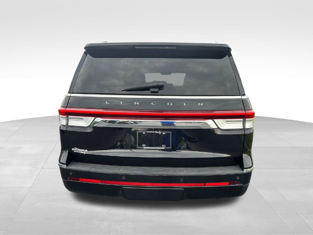Used 2022 Lincoln Navigator Reserve AWD/4WD image 4
