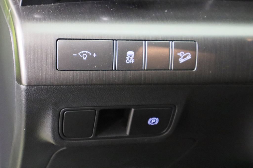 Used 2025 Hyundai Kona SEL image 23