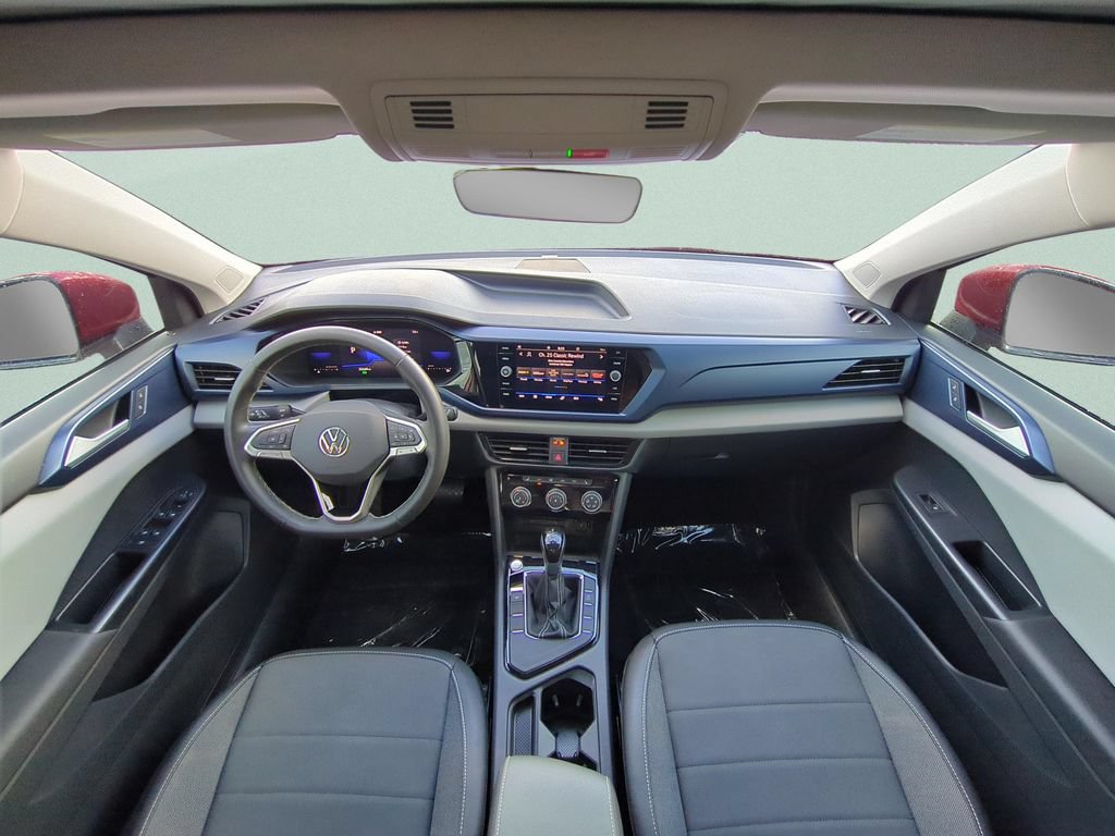 Used 2023 Volkswagen Taos SE w/ Panoramic Sunroof Package FWD image 11