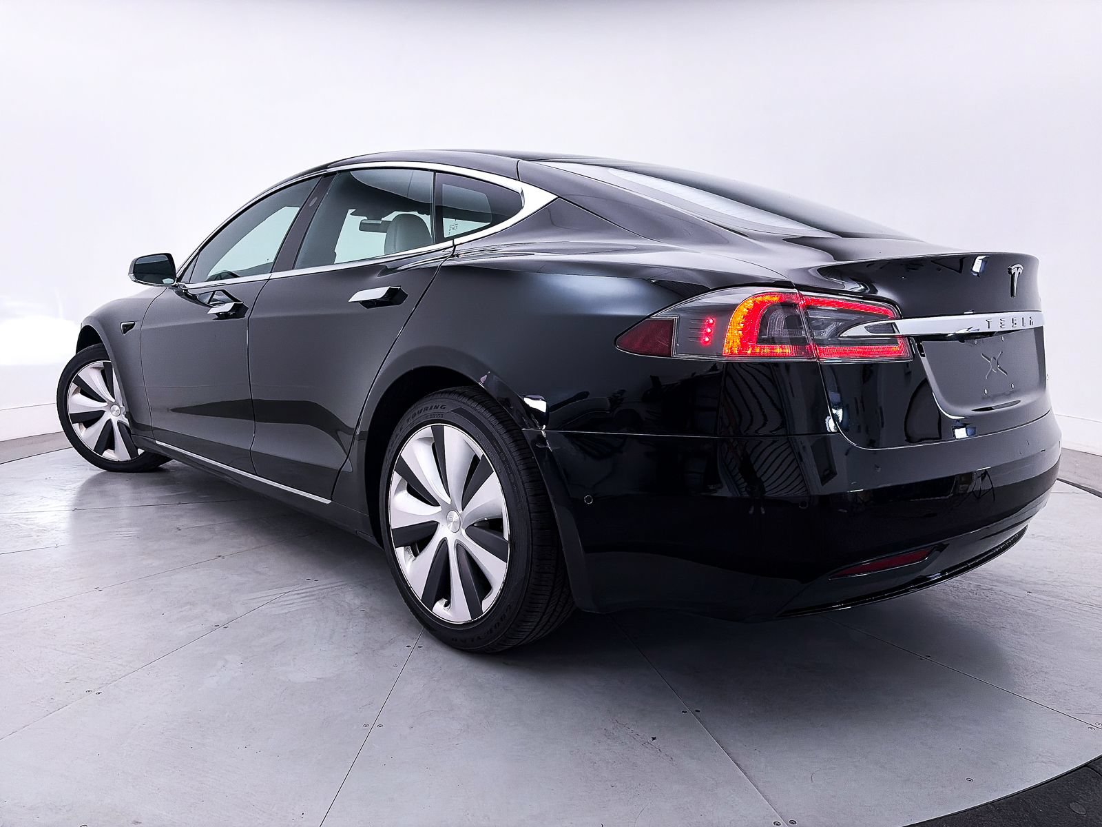 Used 2021 Tesla Model S Long Range Plus AWD/4WD image 2