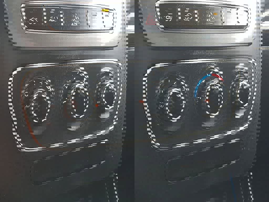 Used 2014 Kia Sorento LX image 19