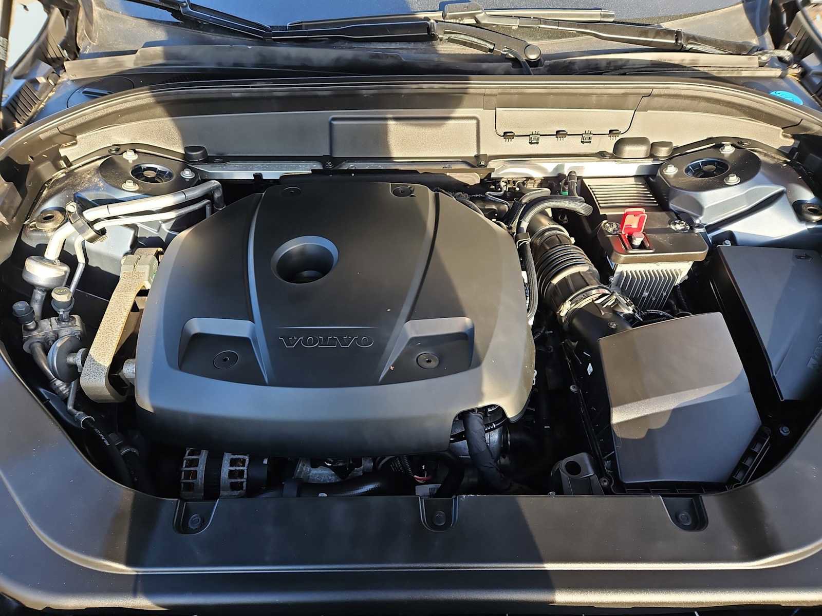 Used 2020 Volvo XC60 T6 Momentum w/ Protection Package Premier image 36