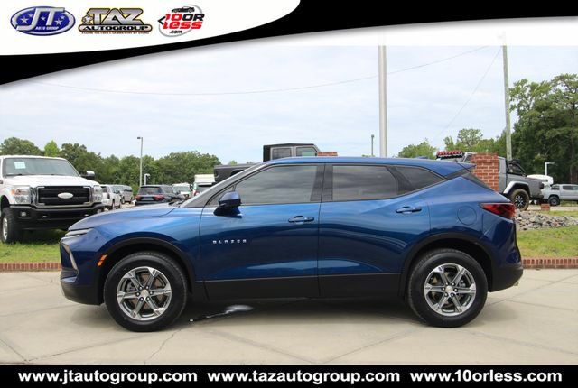 Used 2023 Chevrolet Blazer LT FWD image 4