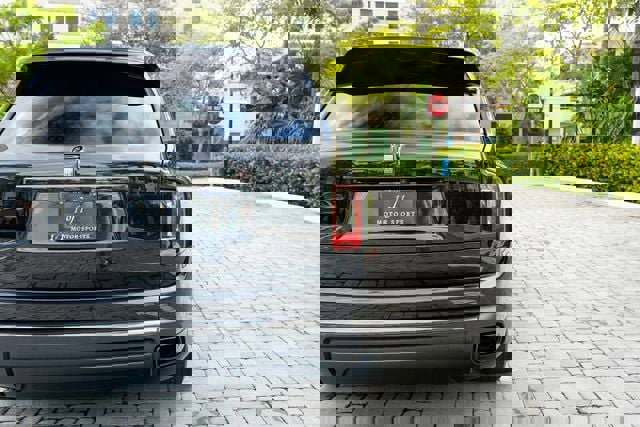 Used 2020 Rolls-Royce Cullinan Black Badge image 24