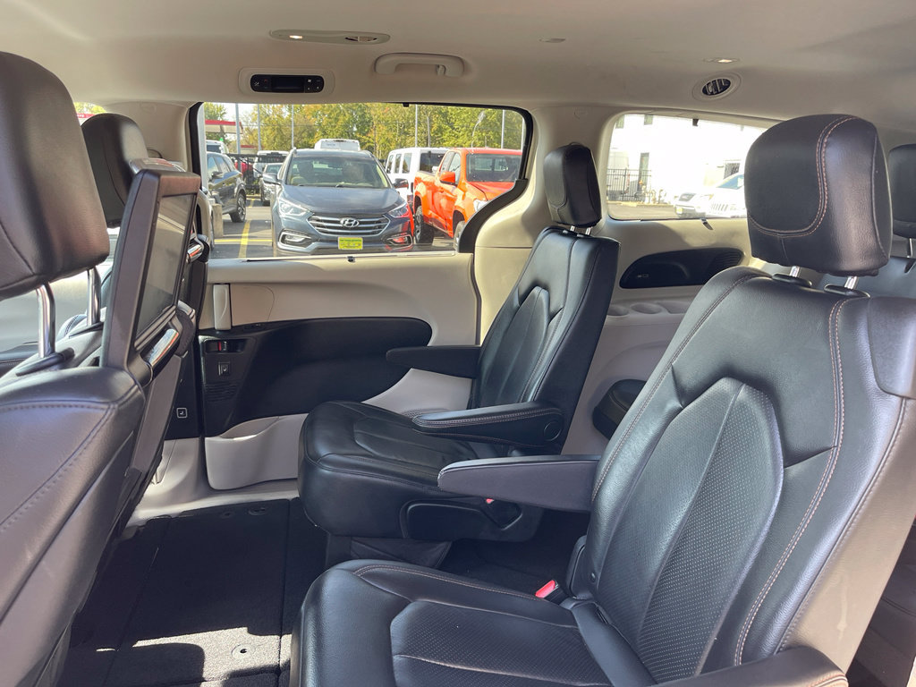 Used 2020 Chrysler Pacifica Touring-L Plus FWD image 14