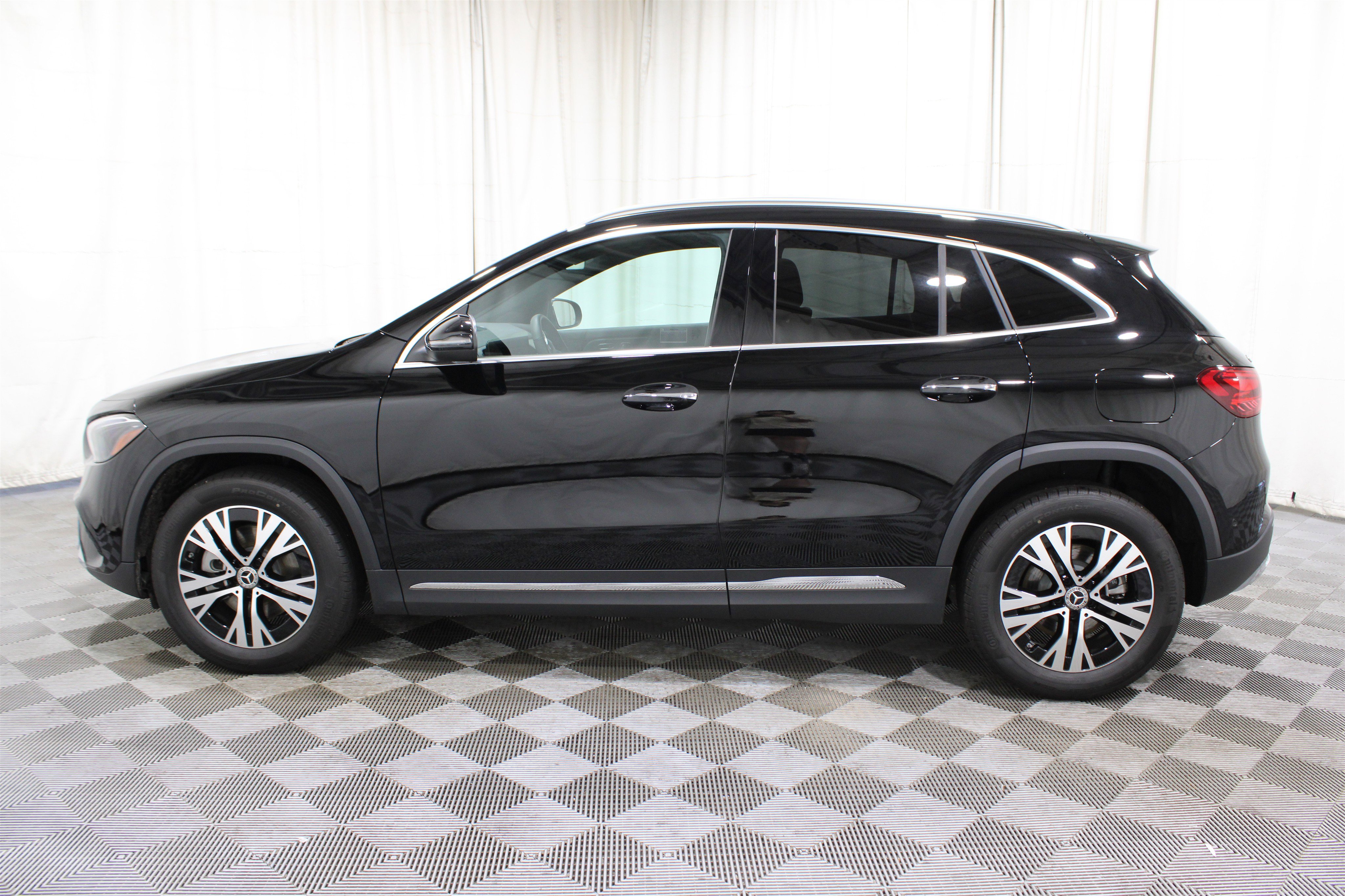 Used 2025 Mercedes-Benz GLA 250 4MATIC image 35