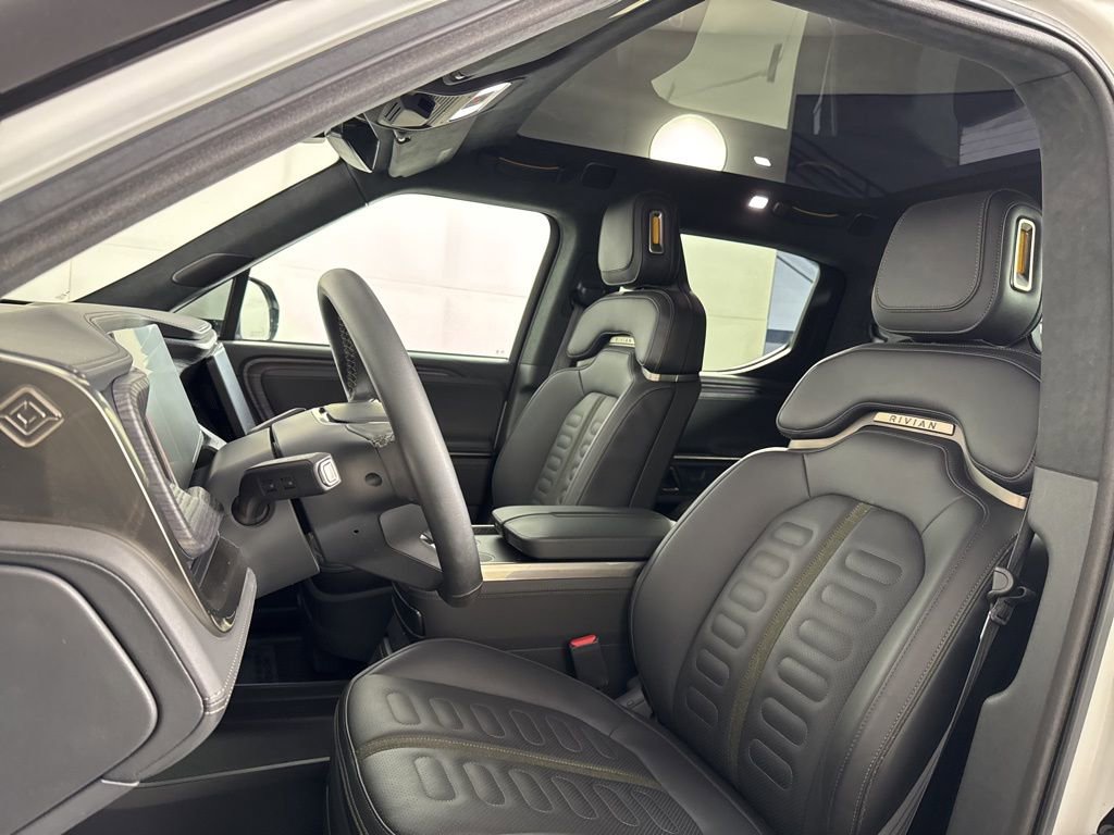Used 2023 Rivian R1T Adventure image 26