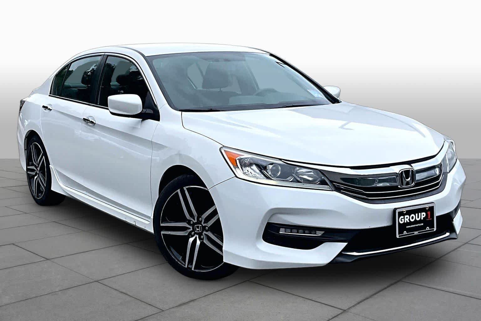 Used 2017 Honda Accord Sport image 3