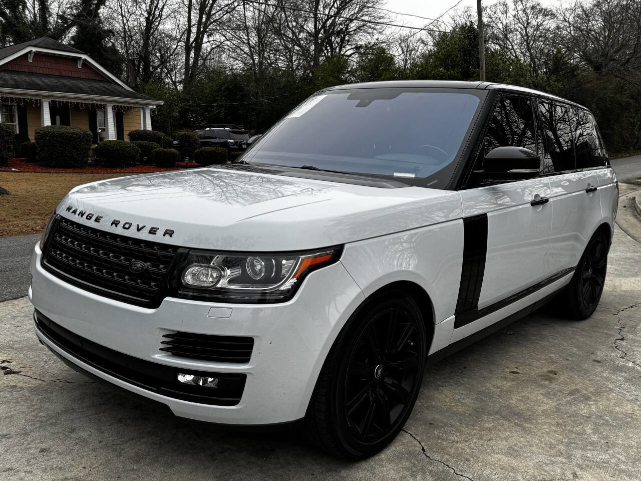 Used 2016 Land Rover Range Rover HSE image 4