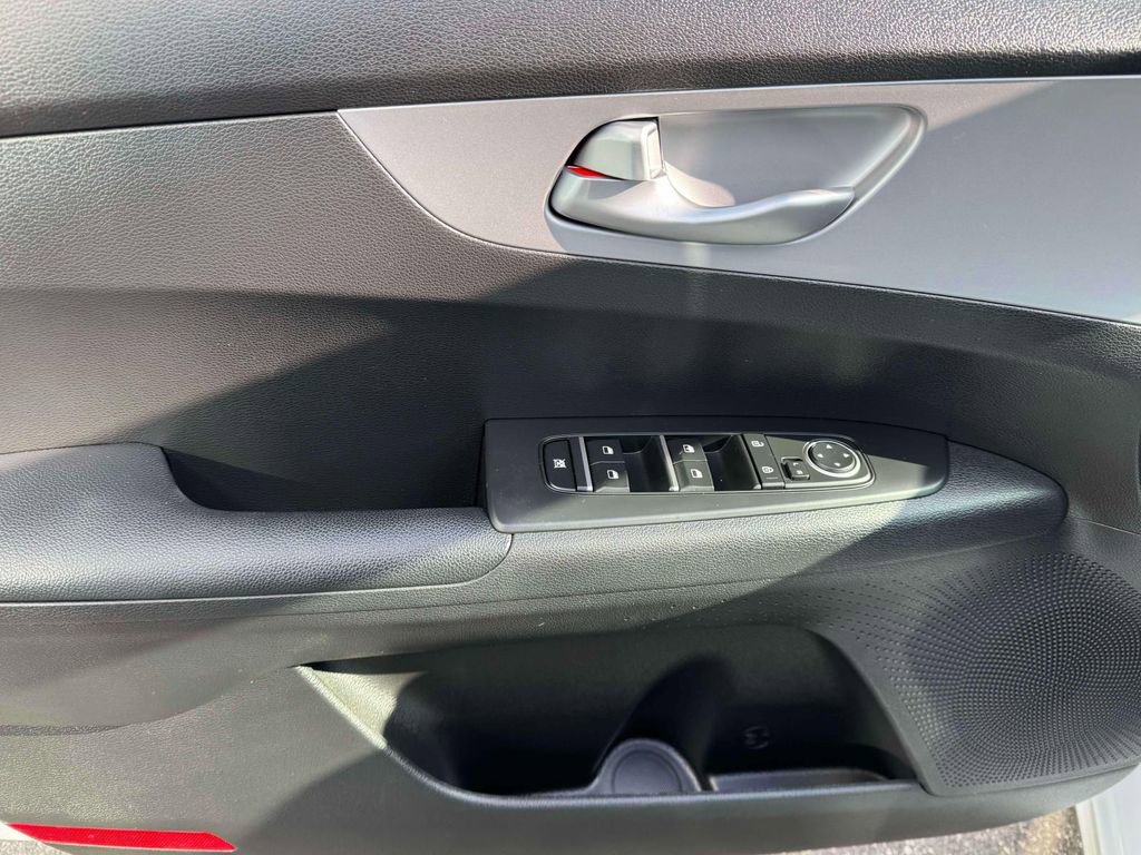Used 2023 Kia Forte LXS w/ LXS Technology Package image 14