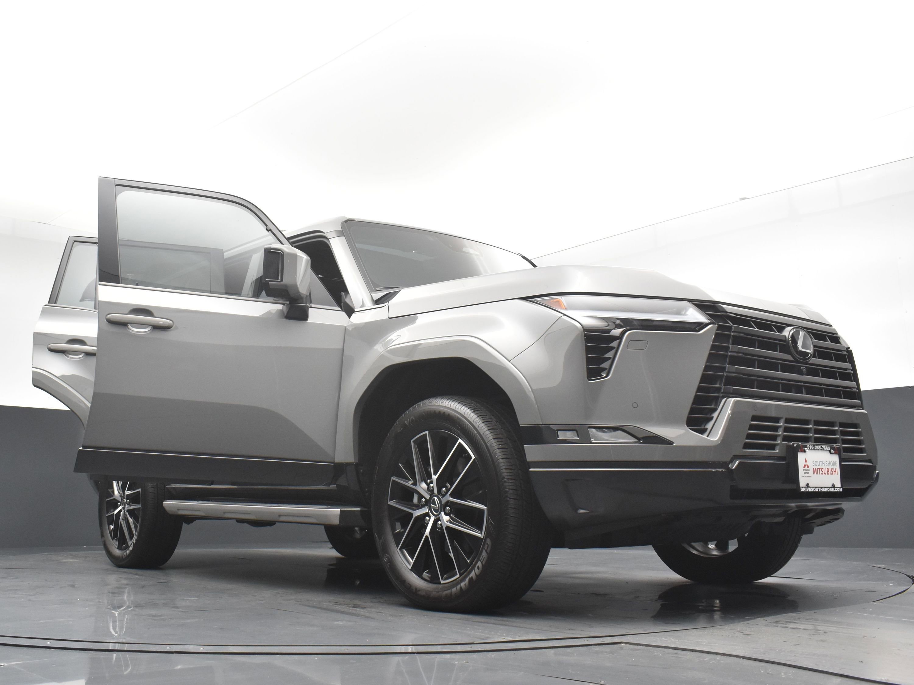 Used 2024 Lexus GX 550 image 33