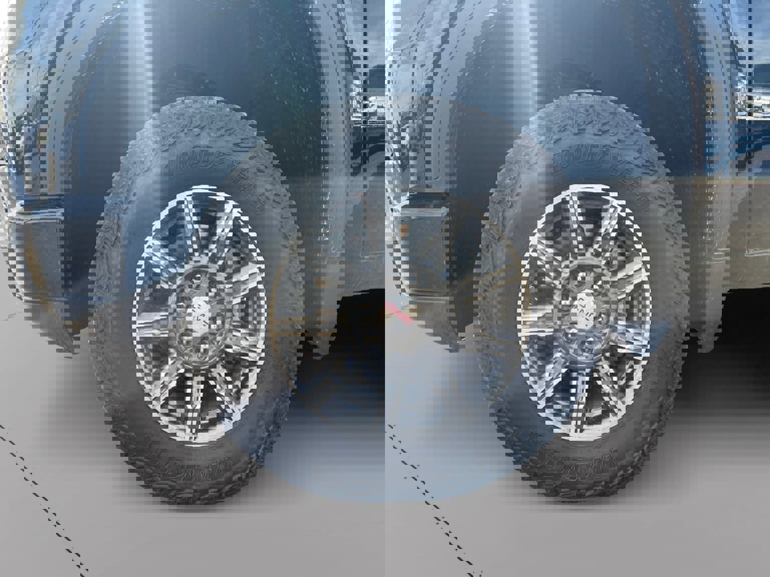 Used 2024 GMC Sierra 1500 AT4 w/ Technology Package image 9