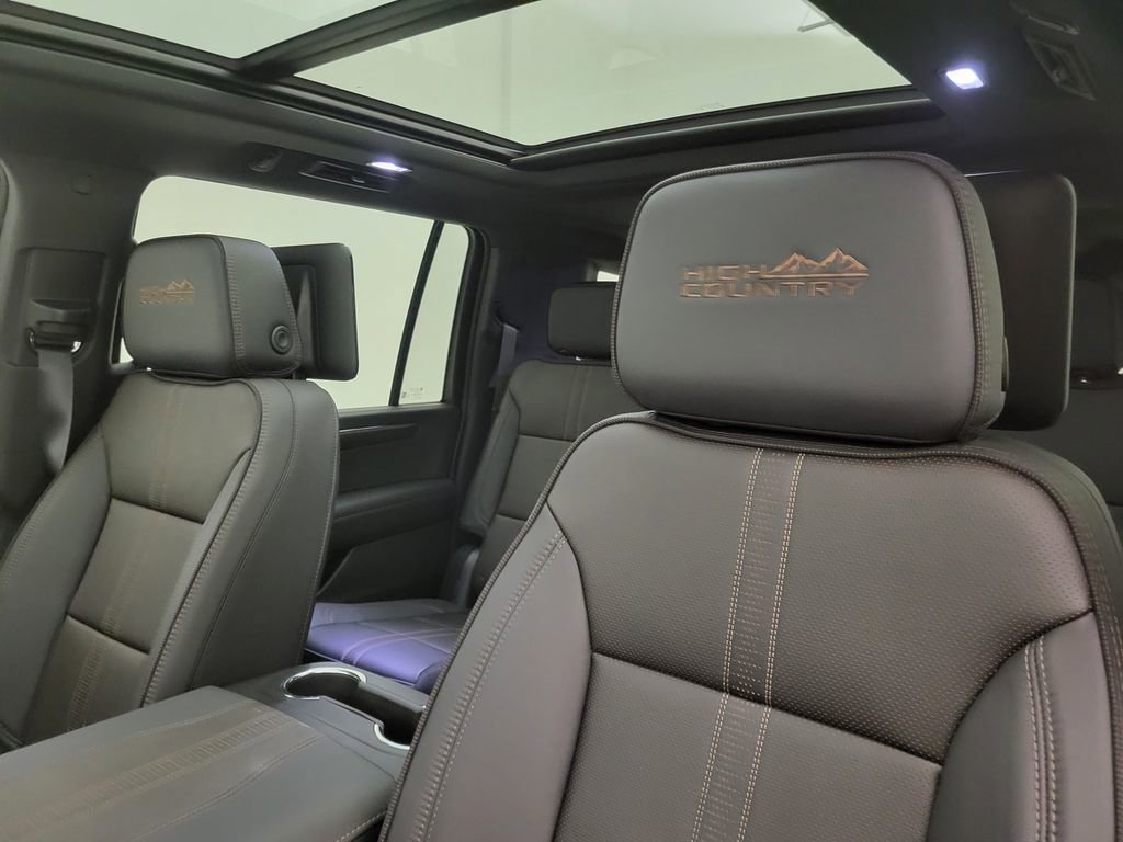 New 2025 Chevrolet Suburban High Country image 40
