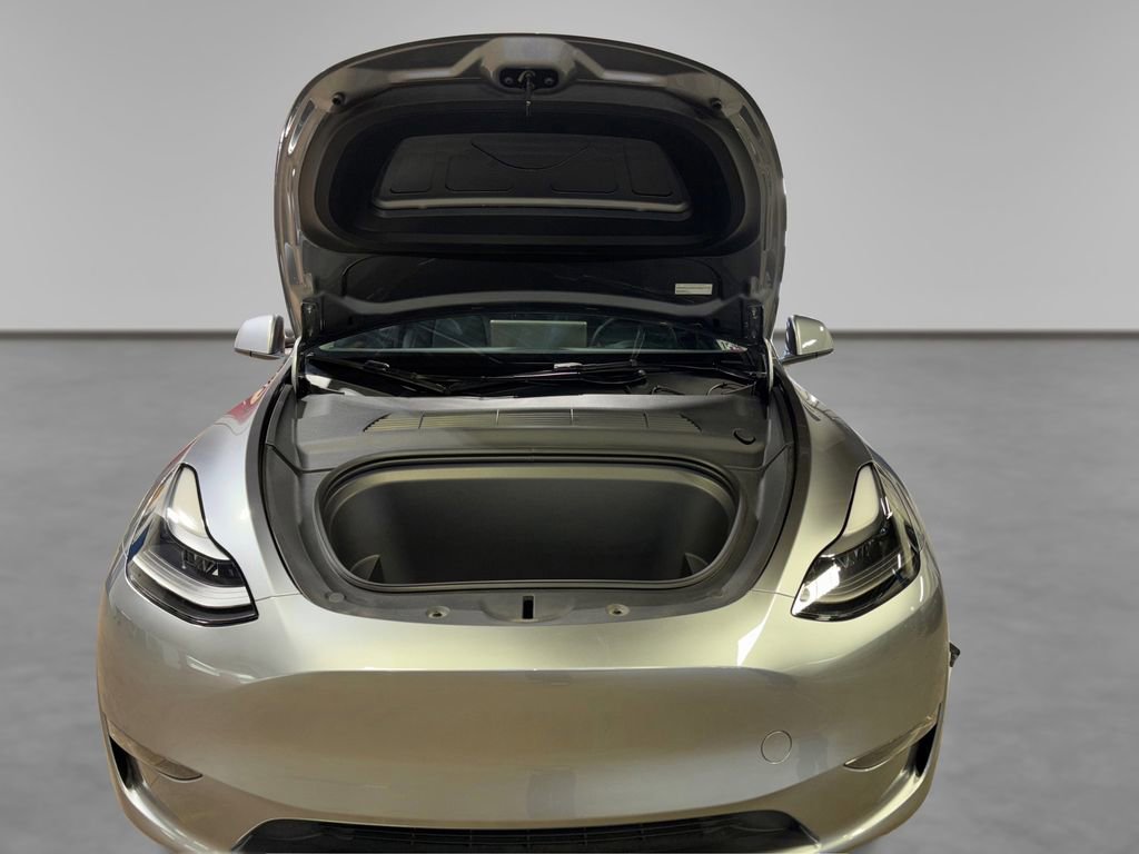 Used 2024 Tesla Model Y Long Range image 15