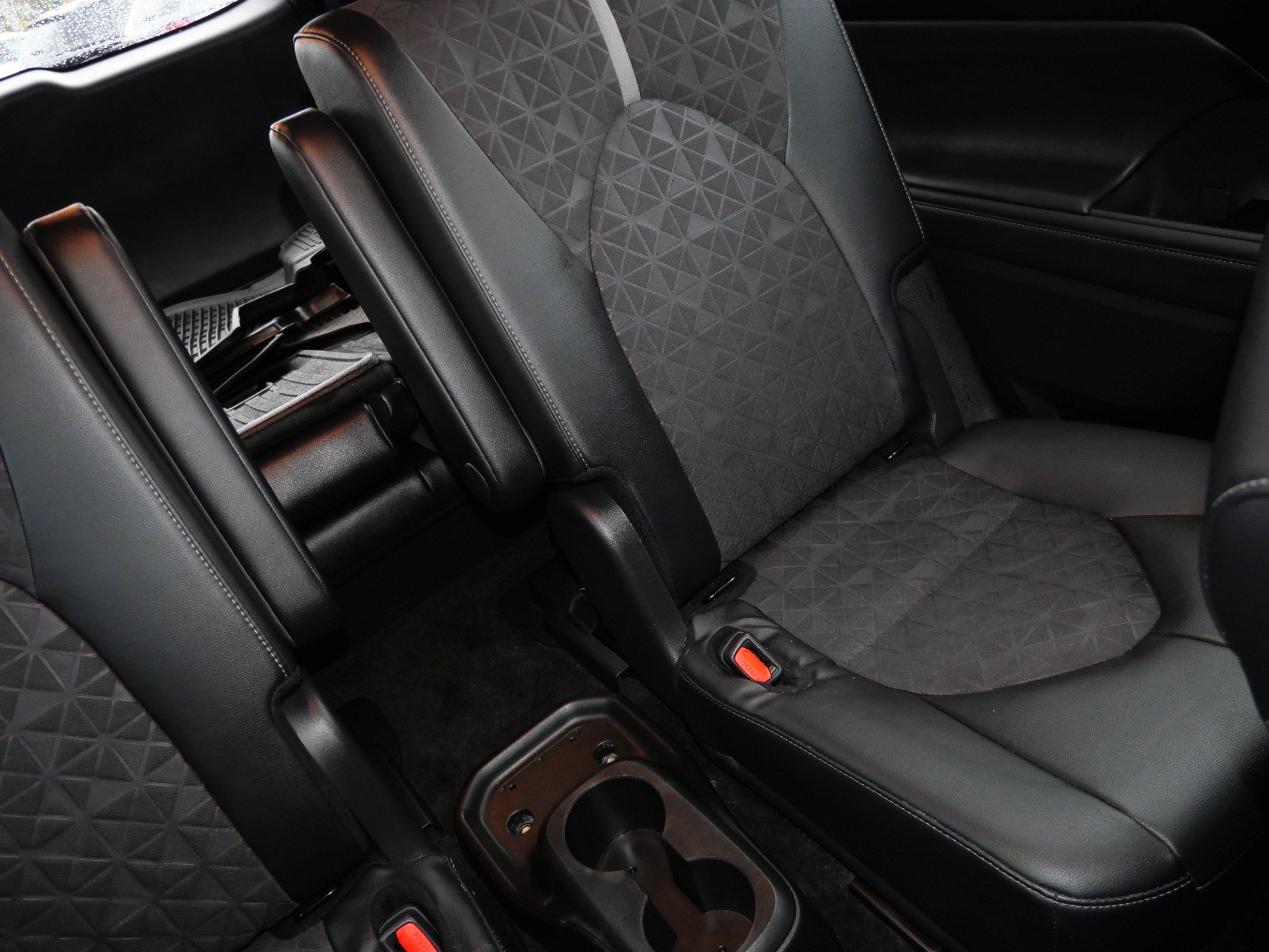 Used 2025 Toyota Highlander XLE AWD/4WD image 15