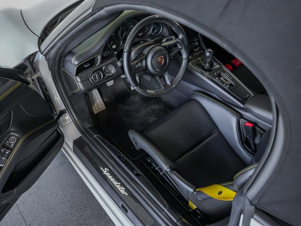 Certified 2019 Porsche 911 Speedster image 4