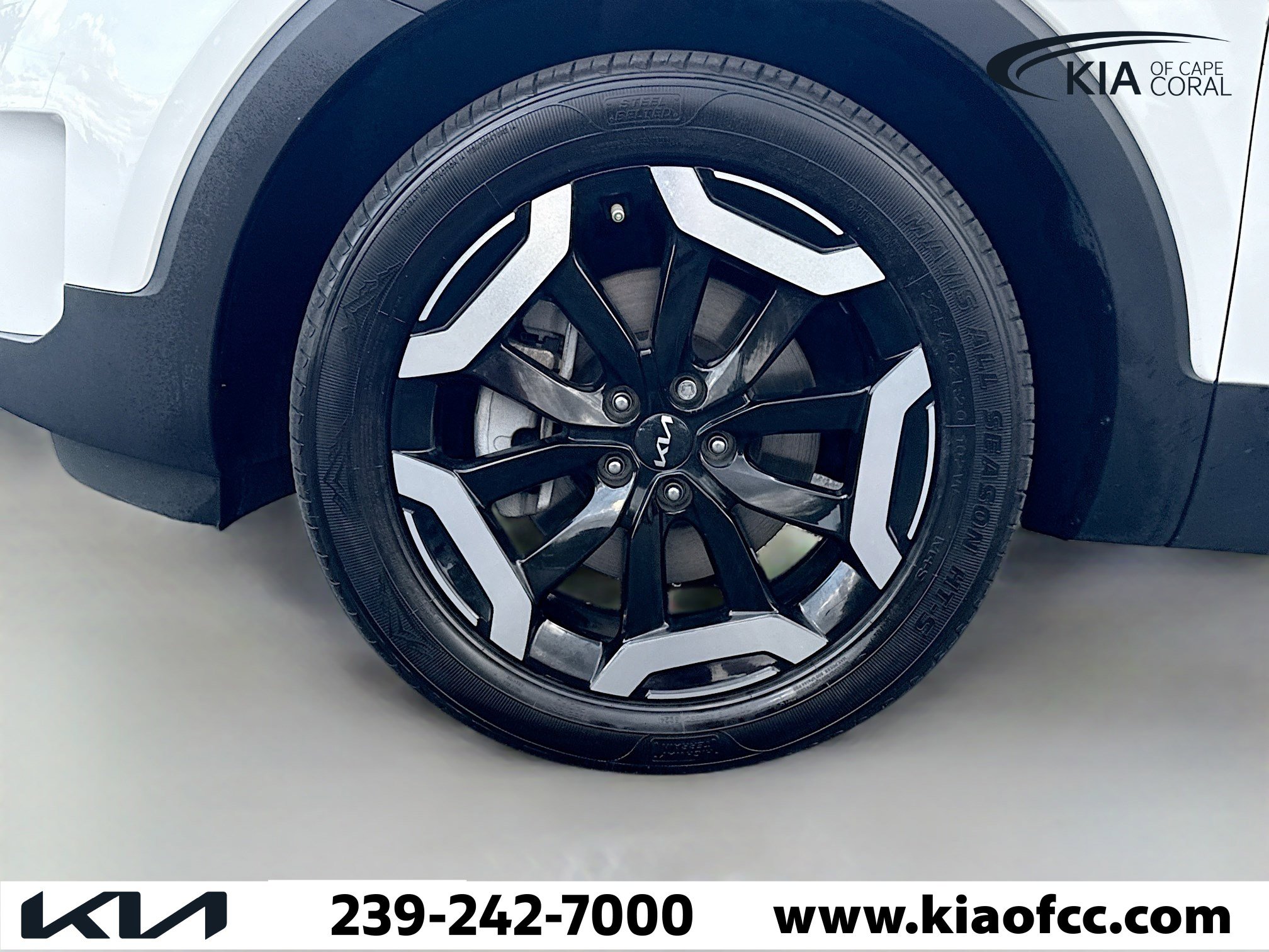 Certified 2024 Kia Telluride S w/ S Sunroof Package image 43