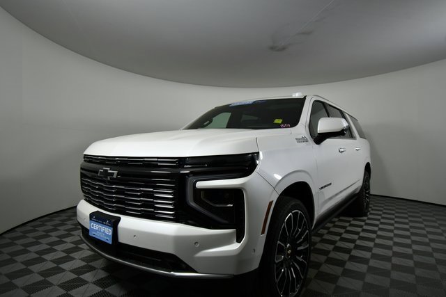 Certified 2025 Chevrolet Suburban High Country image 6