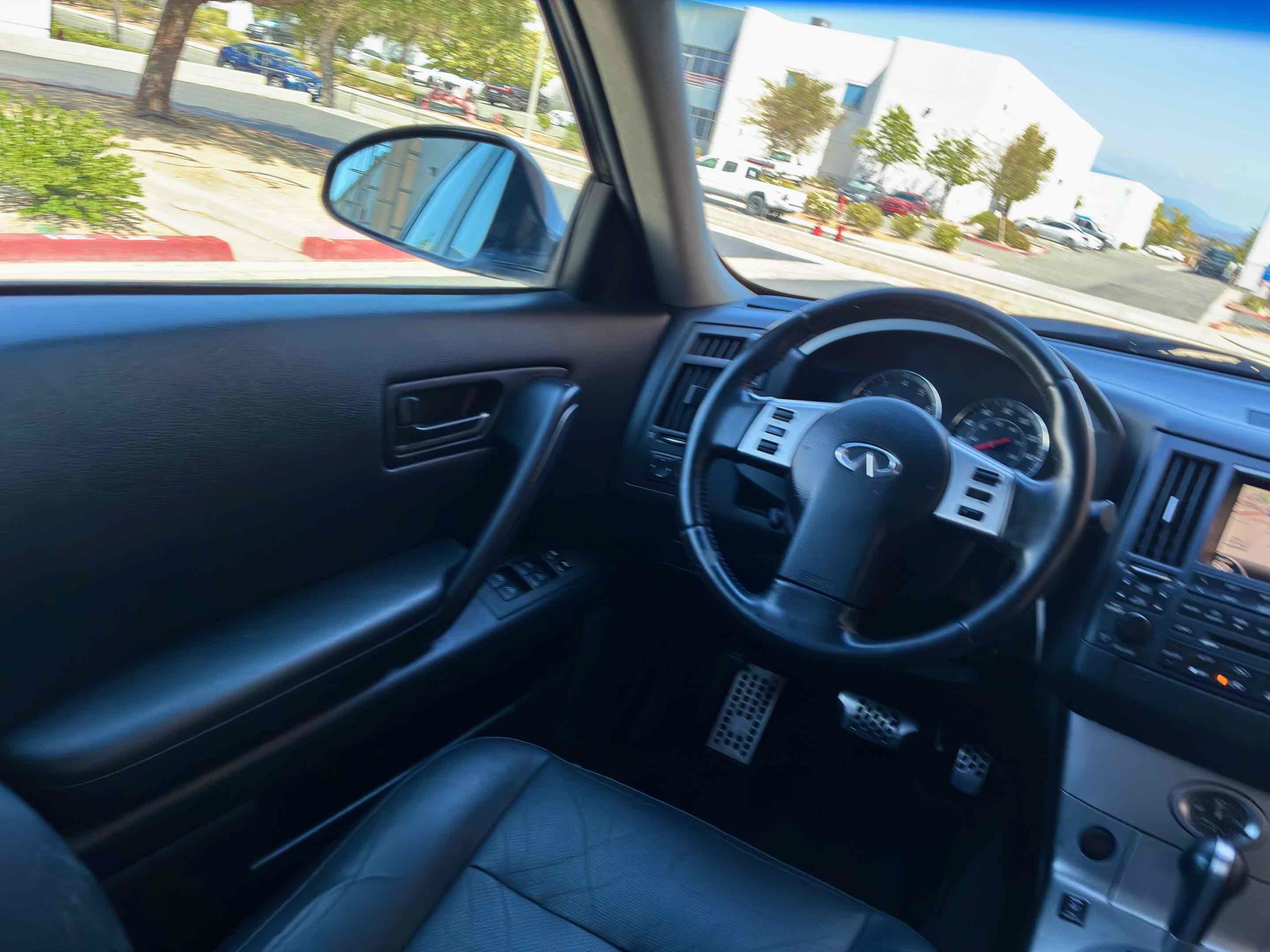 Used 2005 INFINITI FX45 AWD w/ (U01) Technology Pkg image 17