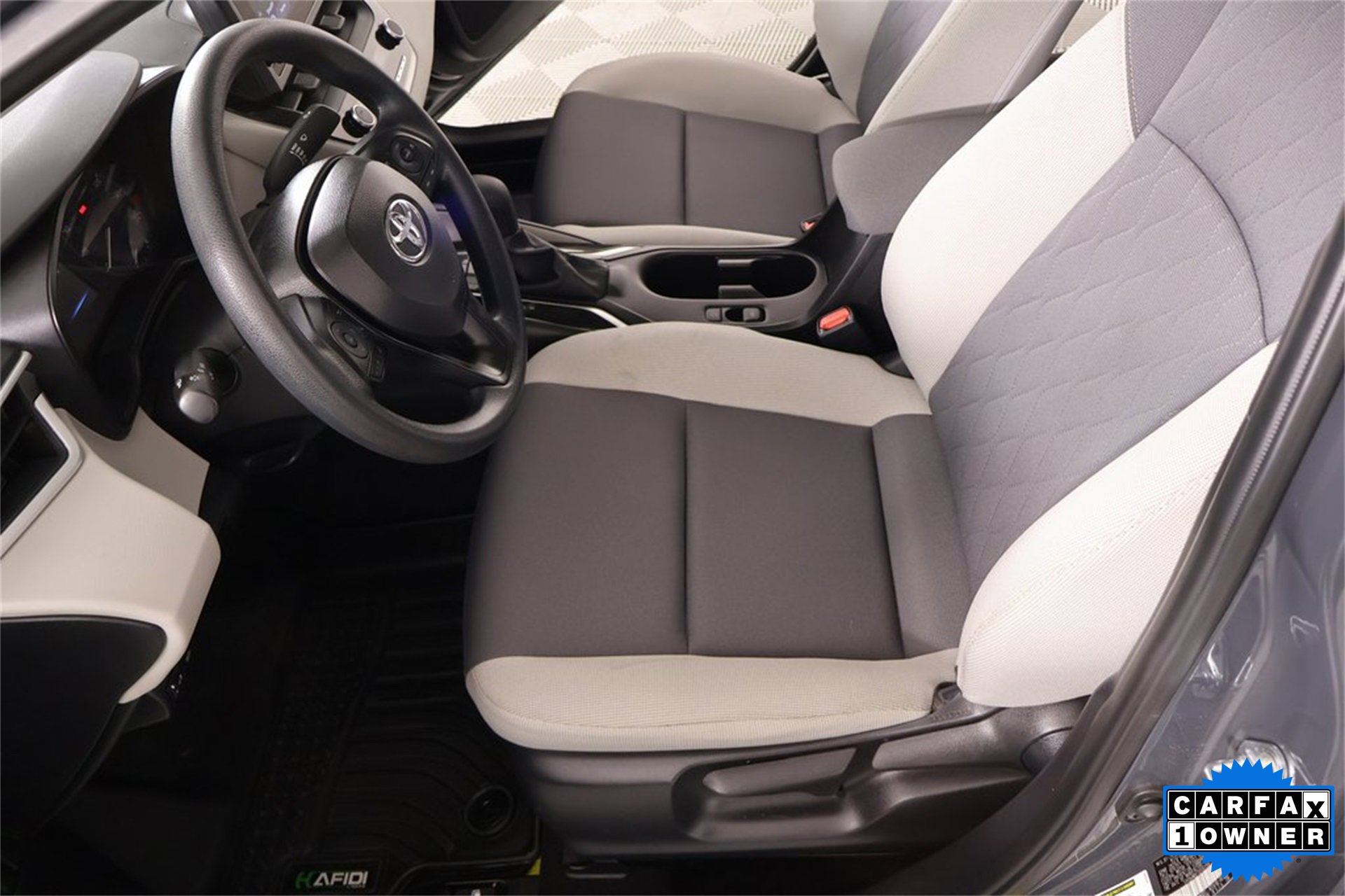 Used 2025 Toyota Corolla LE image 10