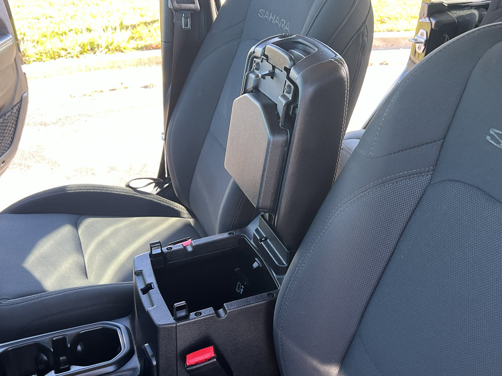 Used 2021 Jeep Wrangler Unlimited Sahara w/ Uconnect 4C Nav & Sound Group image 21