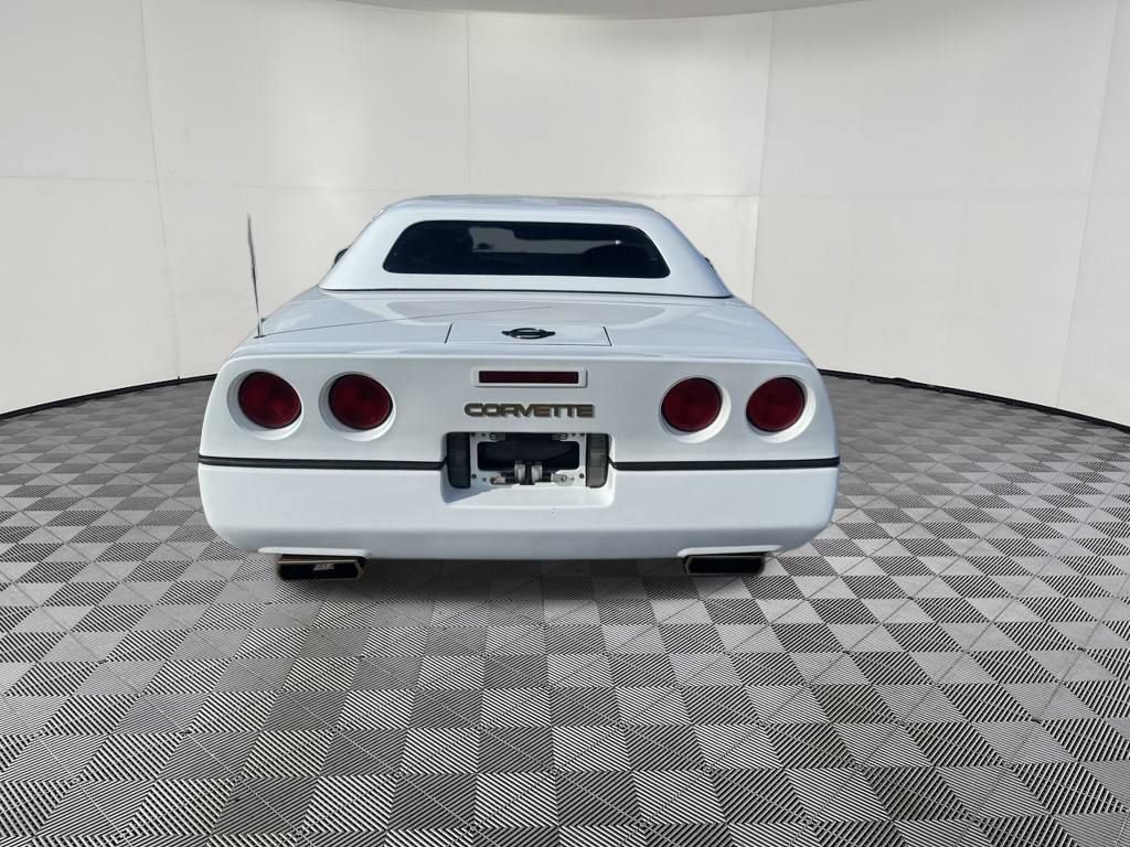 Used 1990 Chevrolet Corvette Convertible RWD image 5