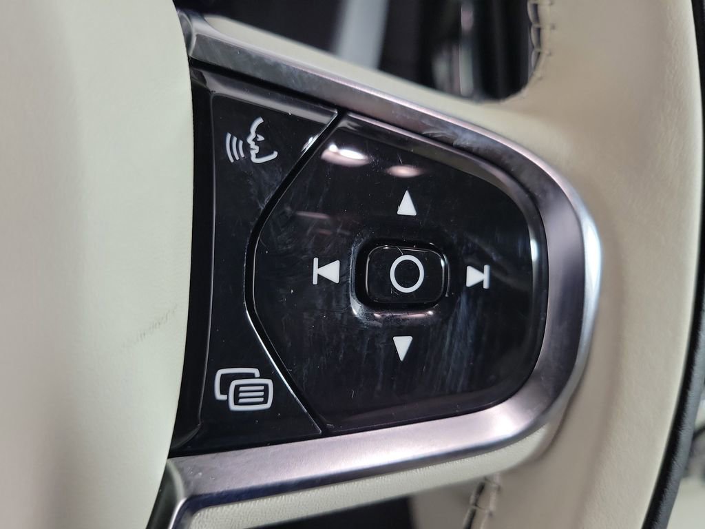 Used 2024 Volvo XC60 B5 Ultimate w/ Protection Package Premier AWD/4WD image 28